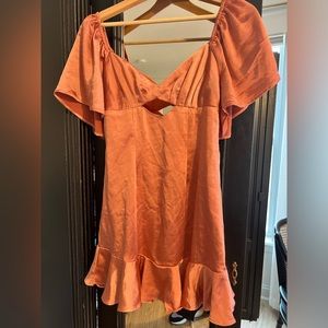 Satin selfie Leslie dress